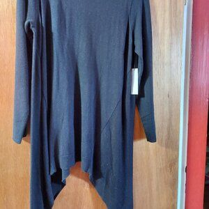 NWT Chico's Black Turtleneck Tunic Sweater w/ Handkerchief Hem size 1 (8/10)